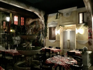 INTERIORISMO ESCENOGRAFICO - ITALIANO